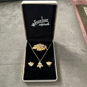 VINTAGE Jeweline Originals 3 piece set, gold tone with rhinestones, original box